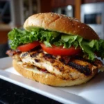 Garlic Butter Lettuce, Tomato & Grilled Chicken Sandwich – Fresh, Savory & Satisfying!